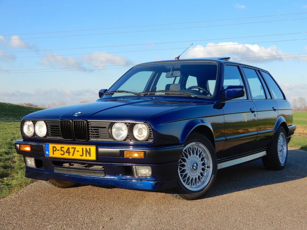 A Closer Look at the BMW E30 318i Touring Auction: Why You Should Consider Owning This Classic&nbsp;Car